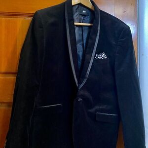 H & M Mens Black Velvet Tuxedo/Blazer SZ 40R